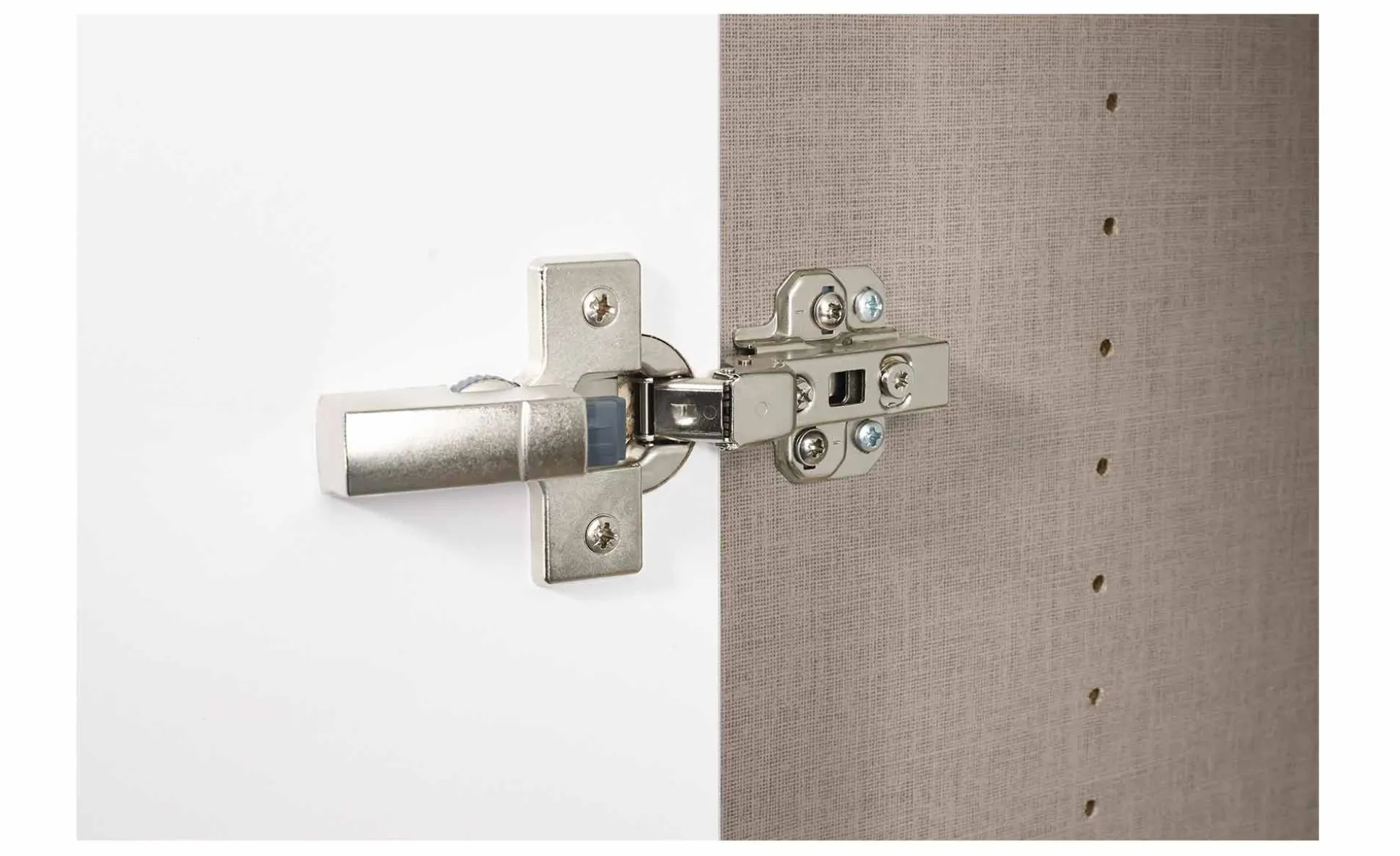 Drehtürenschrank Mirage